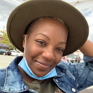 Meet your Posher, Racquel